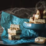 Bananas Foster Cheesecake Bars || PasstheSushi.com