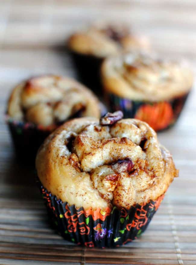 Apple Cinnamon Roll Cupcakes \\ Recipe from PassTheSushi.com