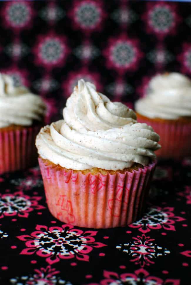Vanilla chai cupcakes are moist and fluffy, filled with earthy spices like cardamom, ginger, and nutmeg. The vanilla chai buttercream frosting on top will give you seriously sweet dreams! \\ Recipe on PassTheSushi.com