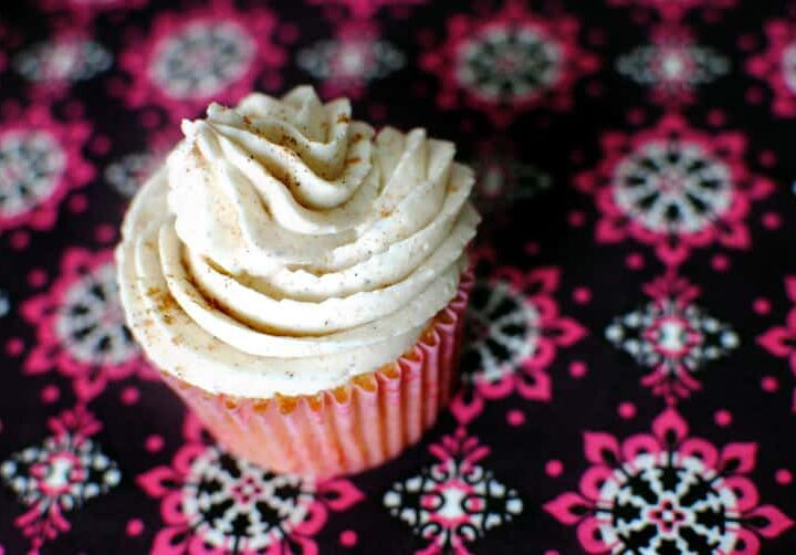 Vanilla chai cupcakes are moist and fluffy, filled with earthy spices like cardamom, ginger, and nutmeg. The vanilla chai buttercream frosting on top will give you seriously sweet dreams! \\ Recipe on PassTheSushi.com