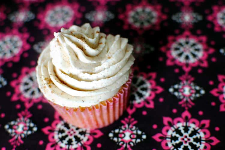 Vanilla chai cupcakes are moist and fluffy, filled with earthy spices like cardamom, ginger, and nutmeg. The vanilla chai buttercream frosting on top will give you seriously sweet dreams! \\ Recipe on PassTheSushi.com