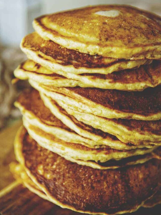 CLASSIC BUTTERMILK PANCAKES