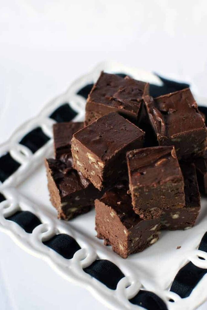 Irish cream fudge is the perfect sweet treat for St. Patrick's Day. Or heck, any day that you want some creamy homemade fudge! \\ Recipe at PassTheSushi.com