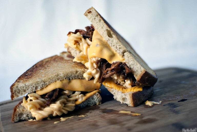 Grilled Mac and Cheese with Pulled Pork {The Man-wich}