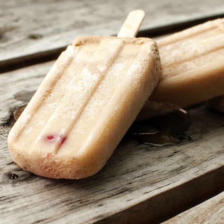 Root beer float popsicles are the summer treat that everyone will want to eat. The taste of a cold, frosty rootbeer float, frozen onto a stick.