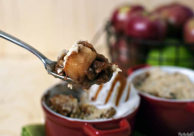 Apple cinnamon crumble is the perfect fall dessert! Juicy apples, warm spices, and a crumble topping, with a scoop of vanilla ice cream and caramel to sweeten the pot. \\ PassTheSushi.com