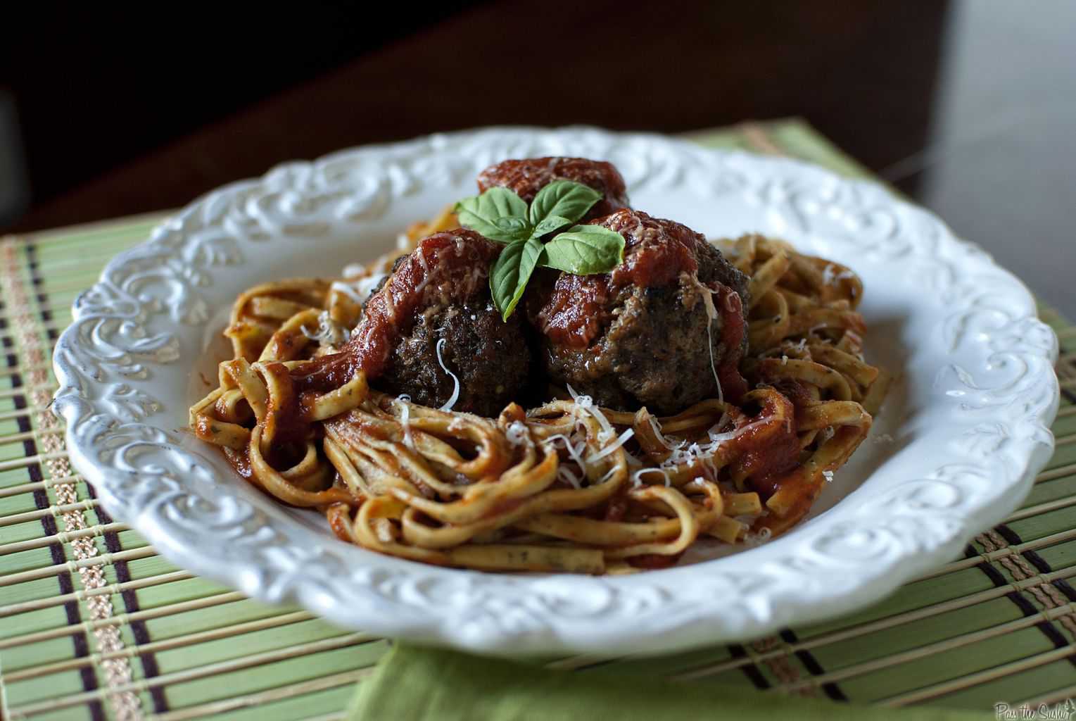 Meatballs and tender pasta, with the flavors of pizza. This easy, comfort food dinner recipe for Meatballs a la Pizzaiola will become a family favorite! \\ PassTheSushi.com