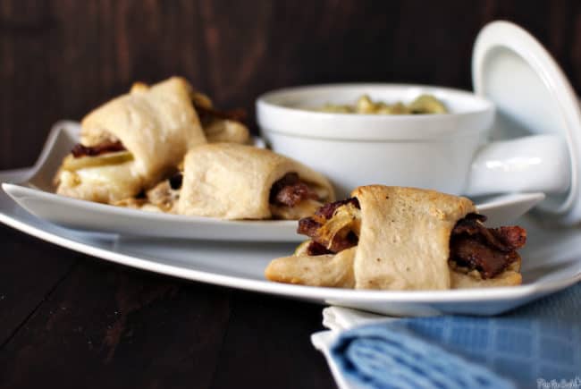 Apple Bacon Chicken Crescent Sandwich roll-ups are the perfect dinner recipe after a crazy busy day, or when you're just too tired to deal with cooking. \\ PassTheSushi.com