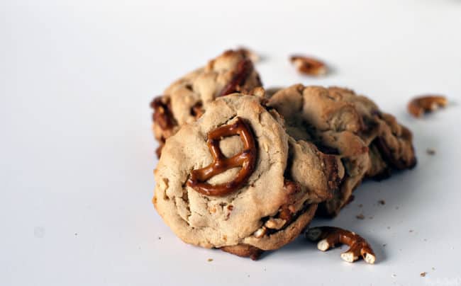 Peanut butter pretzel cookies are soft peanut butter cookies with salty, crunchy peanuts and pretzels inside and out. \\ PassTheSushi.com