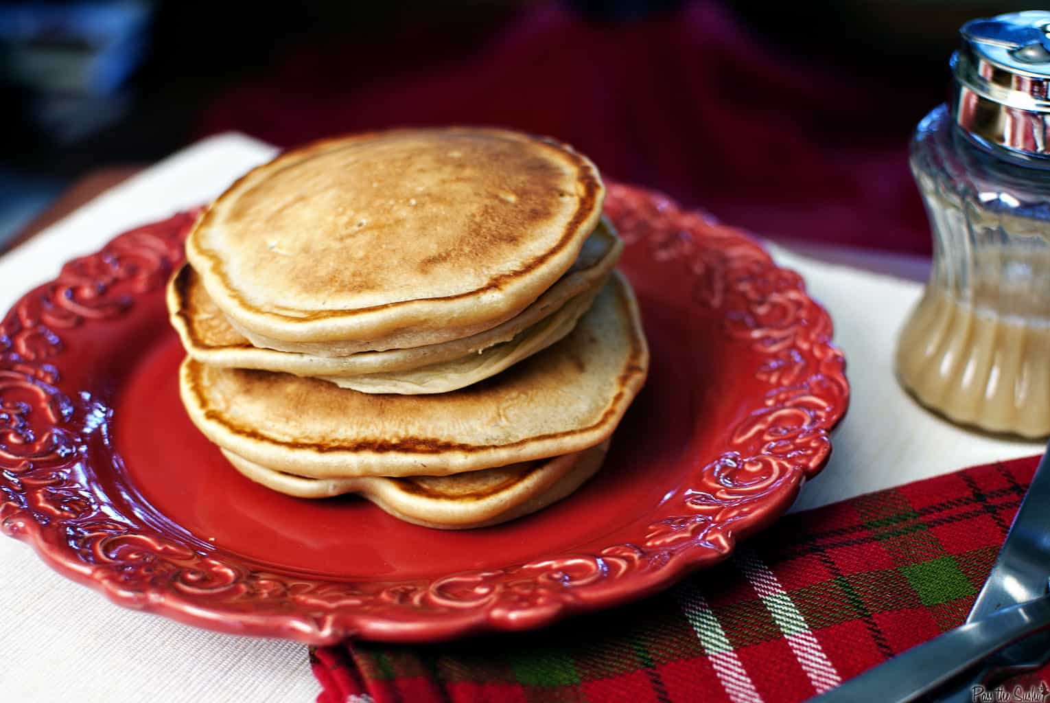 https://passthesushi.com/wp-content/uploads/2011/12/eggnog_pancakes_14.jpg