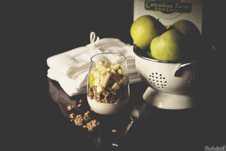 Super Simple Breakfast Parfait Recipe