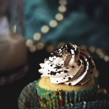 Spiked Mudslide Cupcakes | Kita Roberts PassTheSushi.com