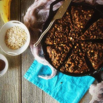 Skillet Banana Crumb Cake | Kita Roberts PassTheSushi.com