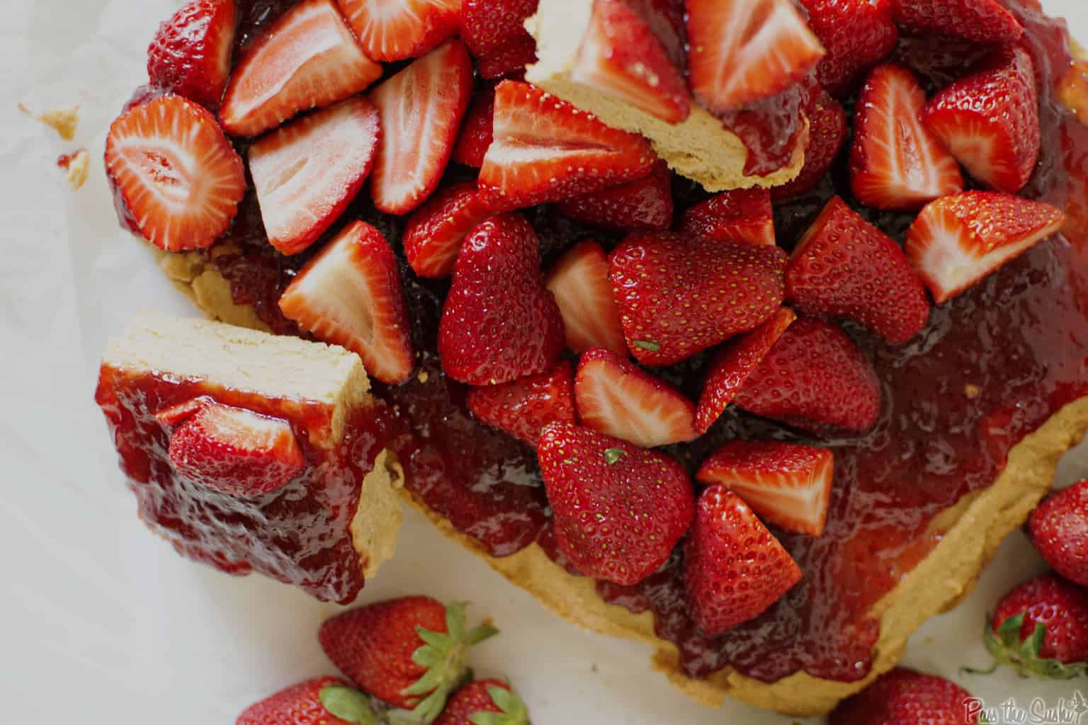 Strawberry Peanut Butter Bars | Kita Roberts PassTheSushi.com