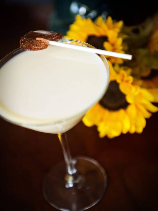 cropped-Lemon-Cake-Cocktail-Recipe-Kita-Roberts-PassTheSushi-1.jpg