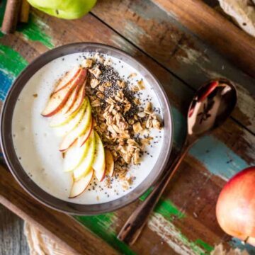 Chai Spice Apple Smoothie Bowl | Kita Roberts PassTheSushi.com