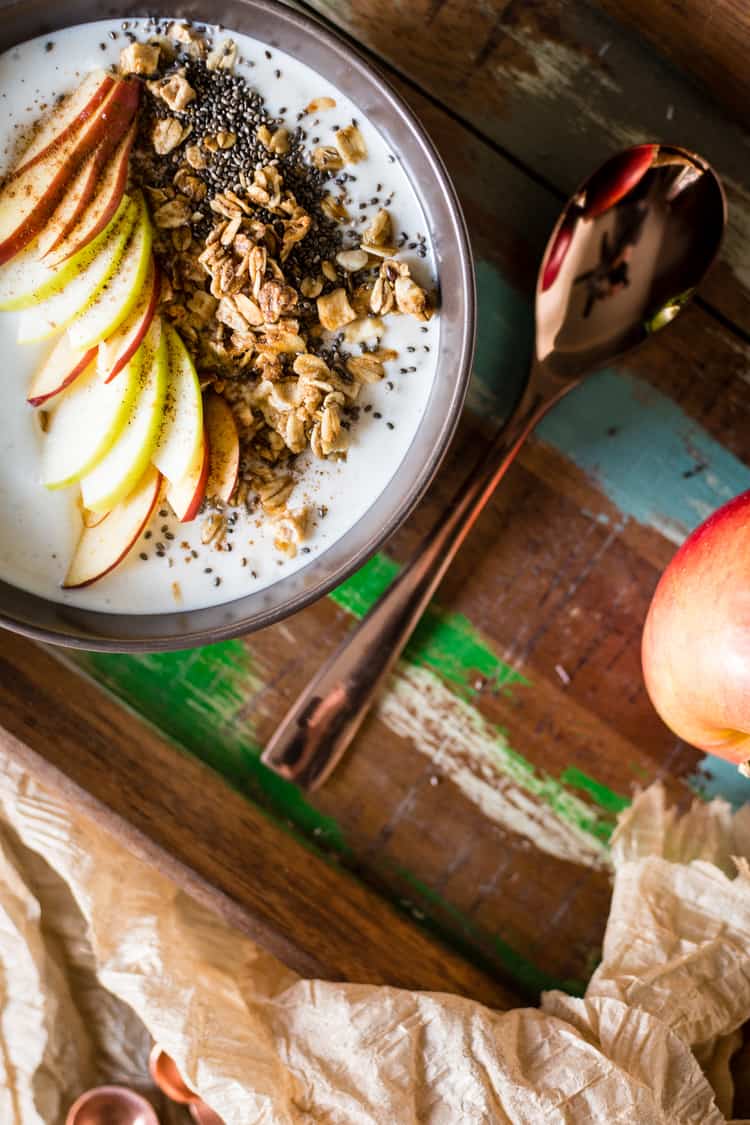 Chai Spice Apple Smoothie Bowl | Kita Roberts PassTheSushi.com