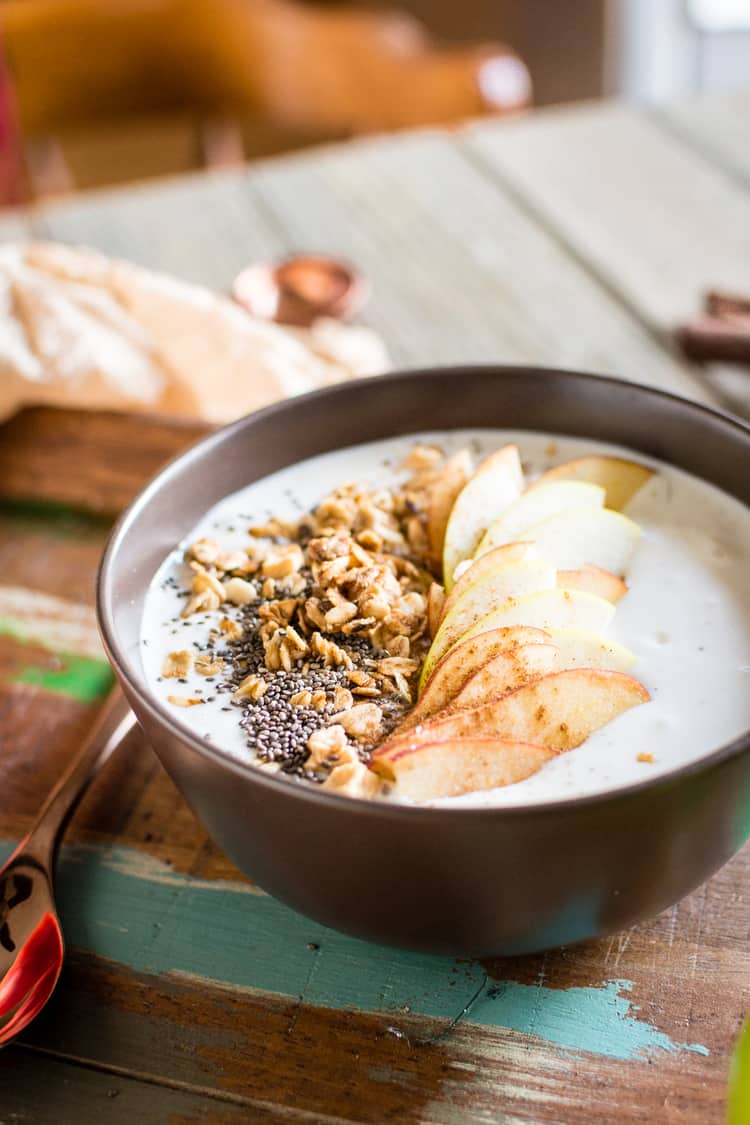 Chai Spice Apple Smoothie Bowl | Kita Roberts PassTheSushi.com