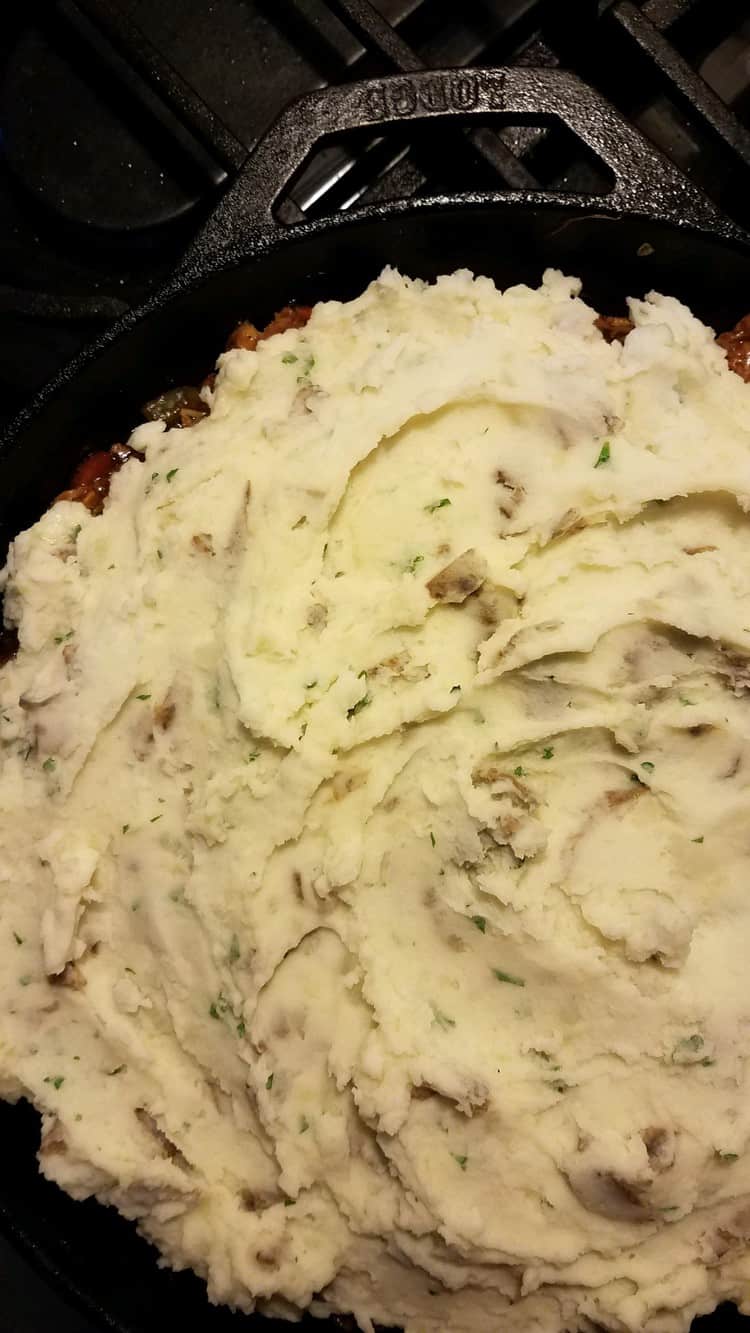 Smoked BBQ Turkey Shepherds Pie - step 4 cover with mashed potatoes