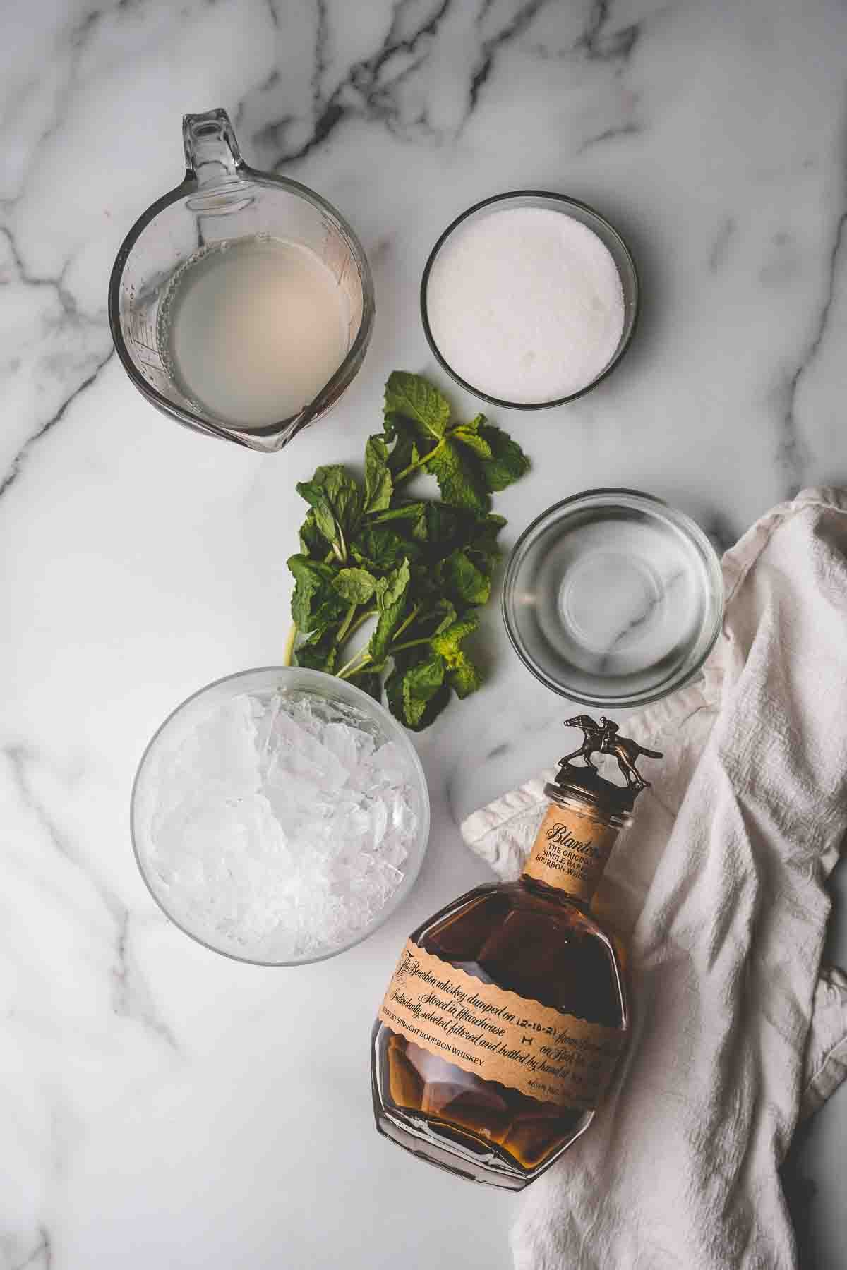 Ingredients for this cocktail recipe. 