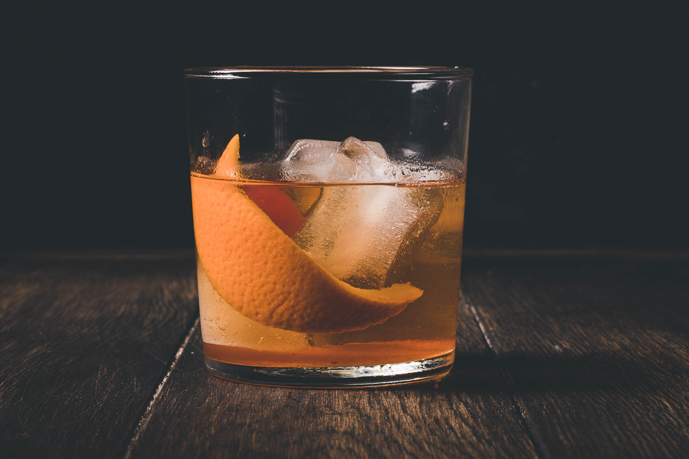 classic old fashioned cocktail